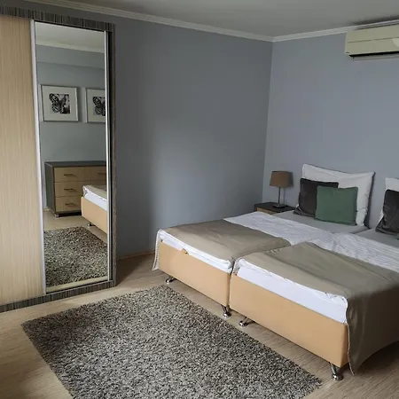 Free Parking Apartment *