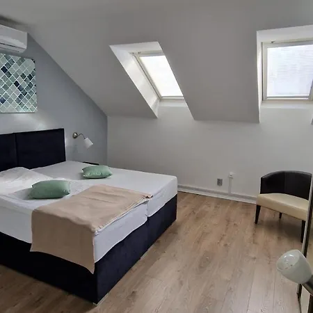 Apartment Residence Bratislava דירה *