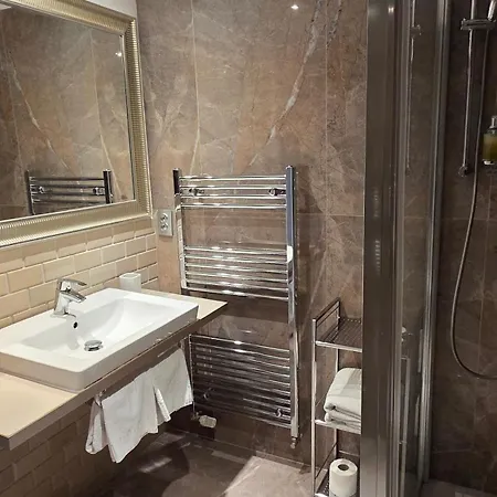 Apartment Residence Bratislava דירה *