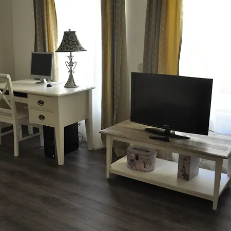 Apartment Residence Bratislava דירה